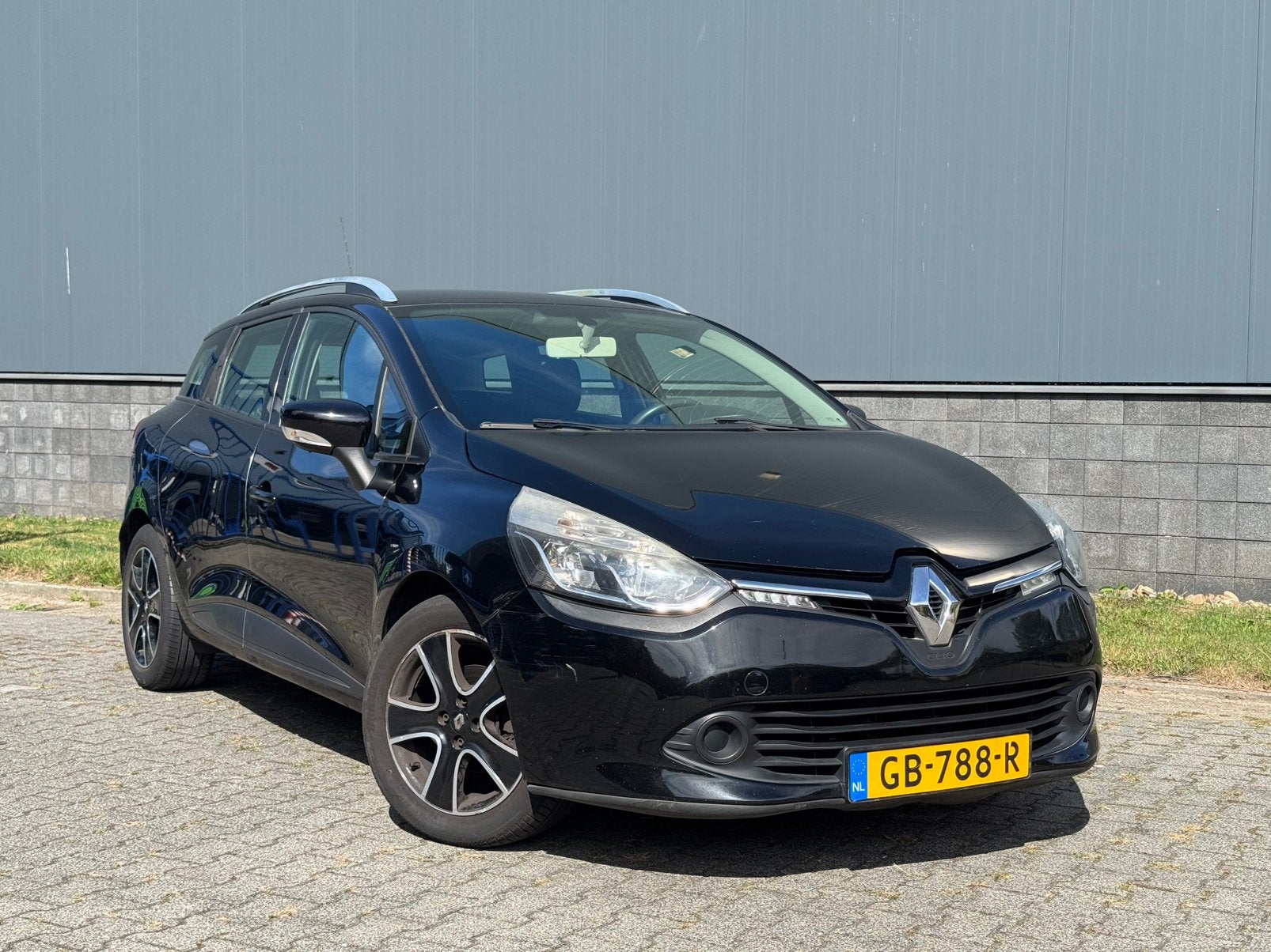 Renault Clio 0.9 TCE 90 Estate 2014 Zwart, Auto's, Renault, Voorwielaandrijving, 898 cc, Zwart, Bluetooth