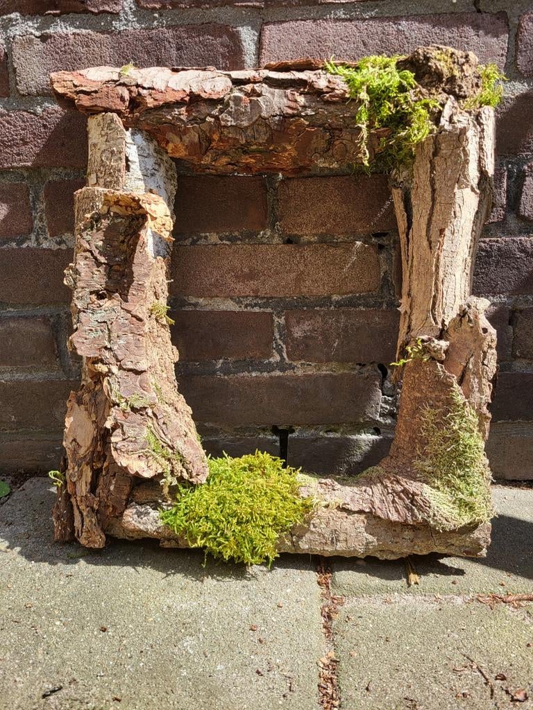 Hout-creaties: houten lijsten, vogelhuisje, 'nature-charger', Ophalen, Zo goed als nieuw