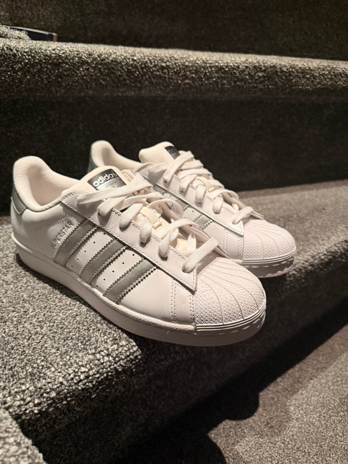 Adidas superstar nieuw, Ophalen of Verzenden, Zo goed als nieuw, Wit