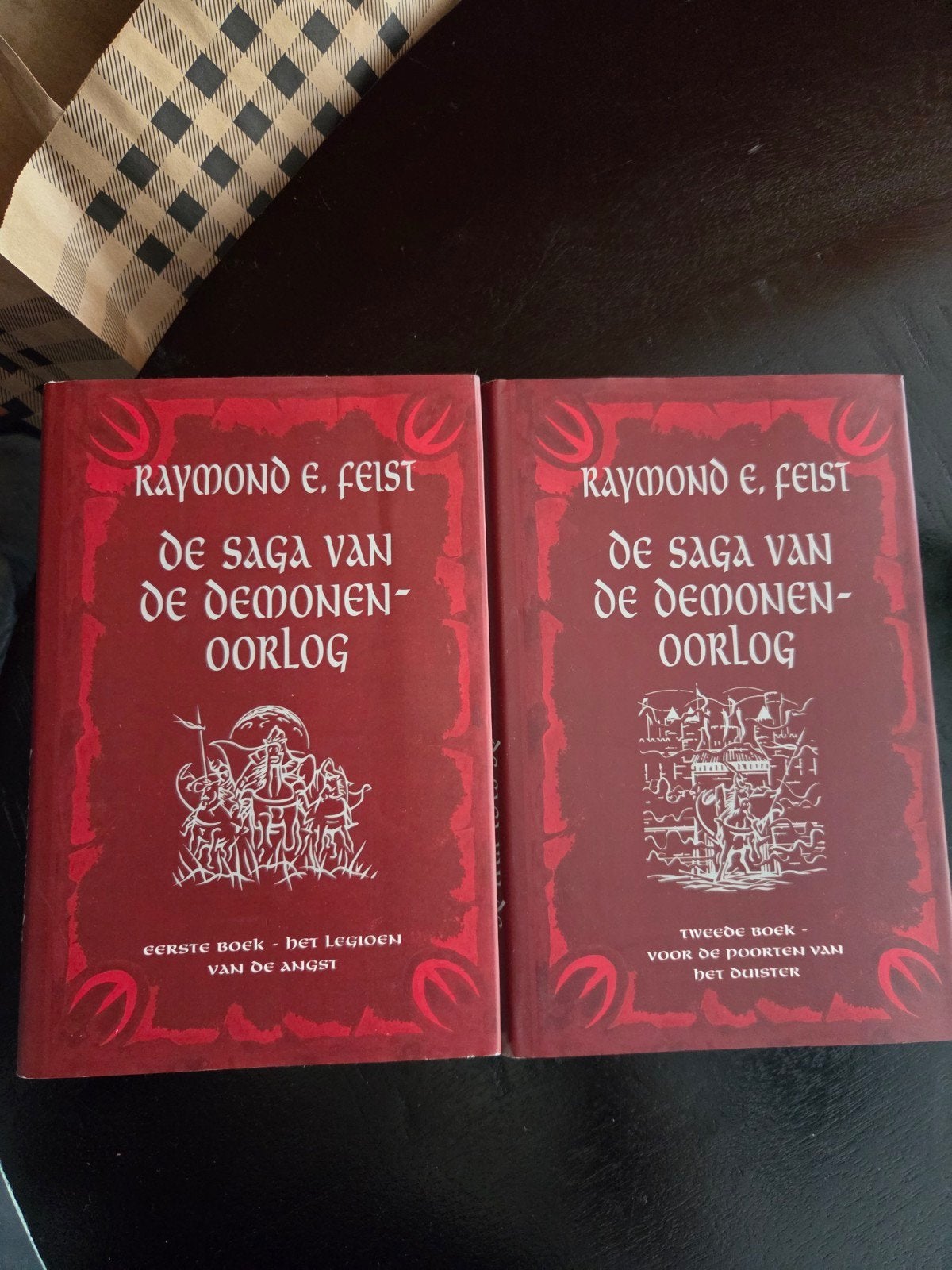 Raymond E Feist - Saga van de Demonenoorlog compleet, Ophalen of Verzenden, Zo goed als nieuw