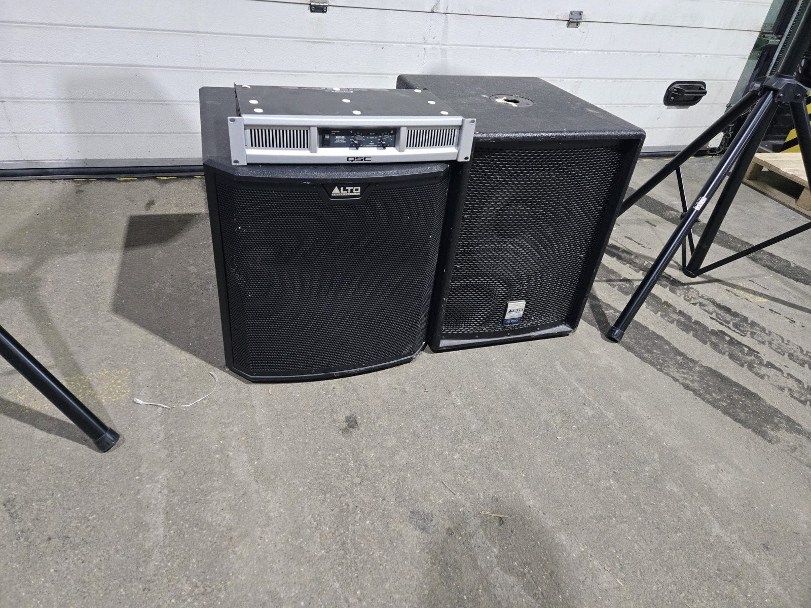 Twee actieve 15 inch Alto subwoofers, Gebruikt, Subwoofer, Ophalen of Verzenden, 150 watt of meer