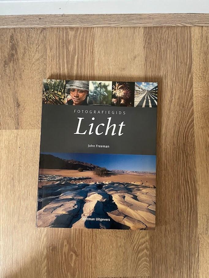 Boek: Fotografiegids LICHT -  John Freeman., Fotografen, John Freeman., Ophalen of Verzenden, Zo goed als nieuw