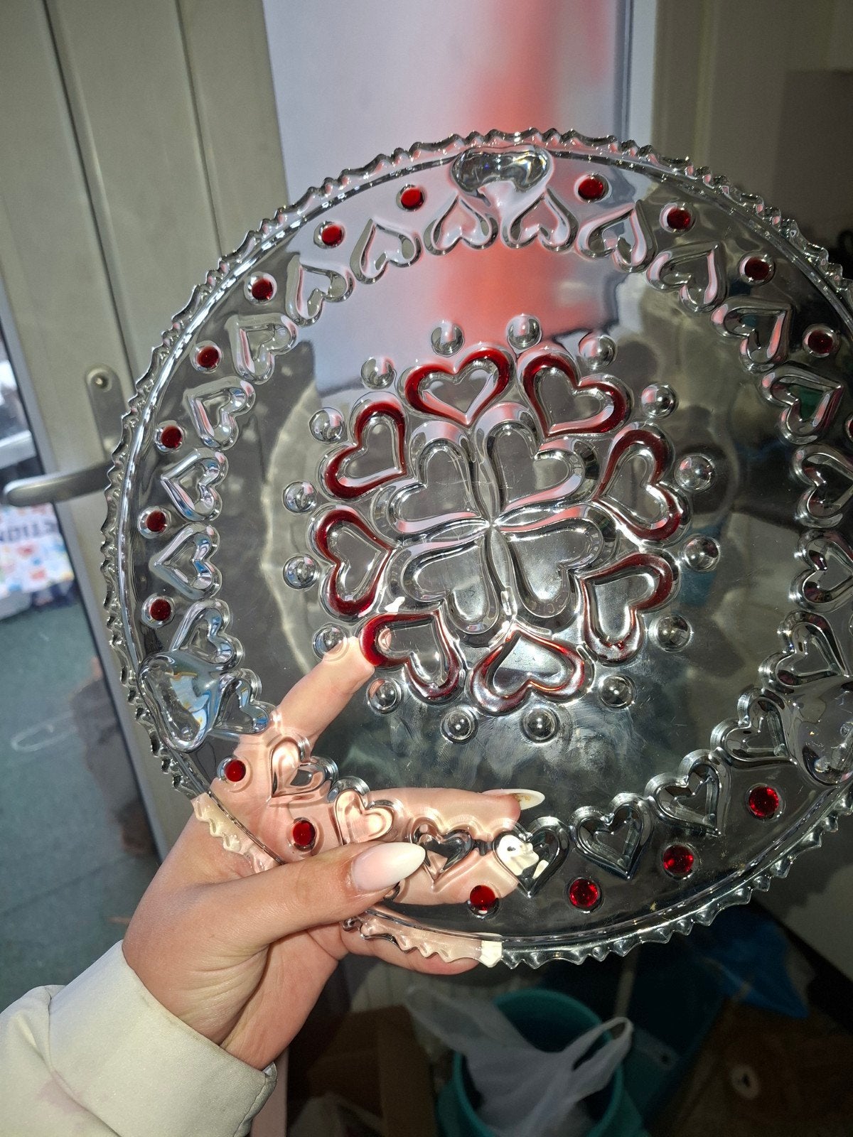 Glazen schaal met hartjes decoratie, Ophalen