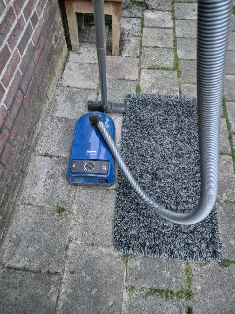 Zeer nette stofzuiger.
Merk miele
Voor maar 75 euro, Witgoed en Apparatuur, Stofzuigers, Ophalen of Verzenden, Zo goed als nieuw