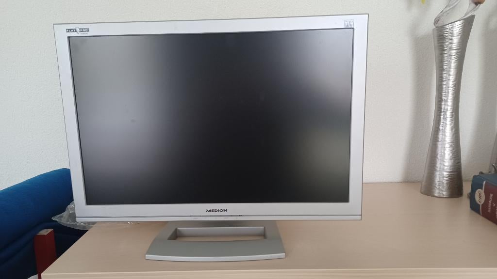 Medion 22" TFT Monitor MD 30422 PV, Ophalen, Gebruikt, Kantelbaar, Medion