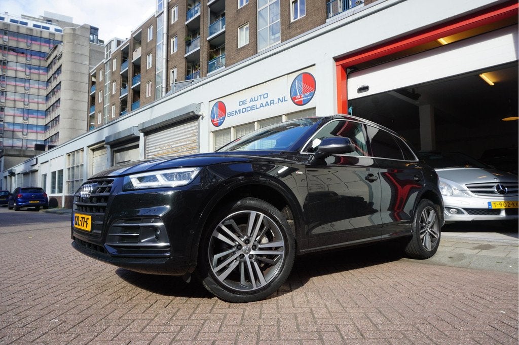 Audi Q5 55 TFSI e quattro Competition Aut7 | Trekhaak | B&O, Auto's, Audi, Automaat, 2005 kg, 4 cilinders, Zwart