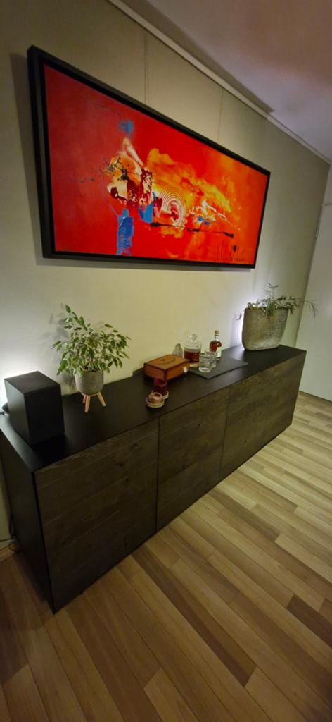 Dressoir zwart staal met houten deuren., Huis en Inrichting, Kasten | Dressoirs, Ophalen, Zo goed als nieuw, 25 tot 50 cm, 200 cm of meer