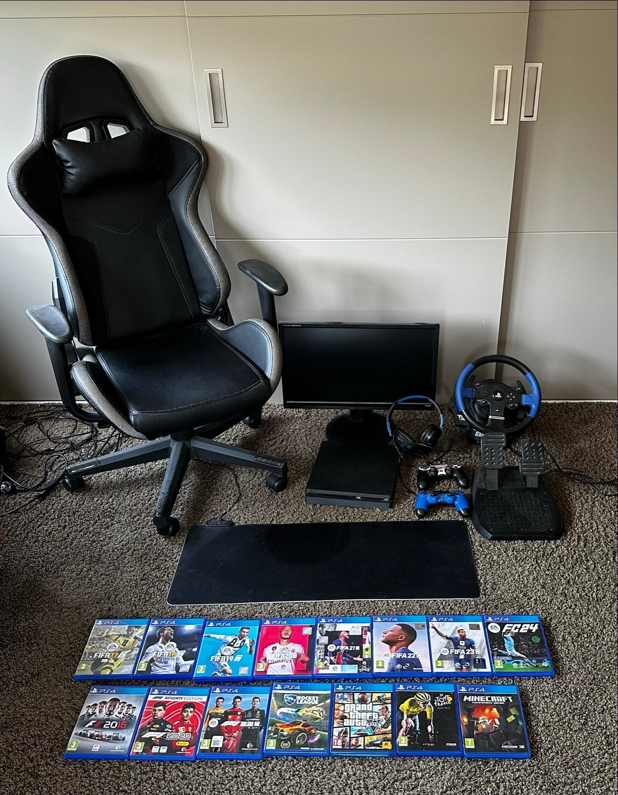 Complete PS4 Slim Gaming Set met Stuur, Monitor & Stoel, Met 2 controllers, Ophalen of Verzenden, Slim, Gebruikt