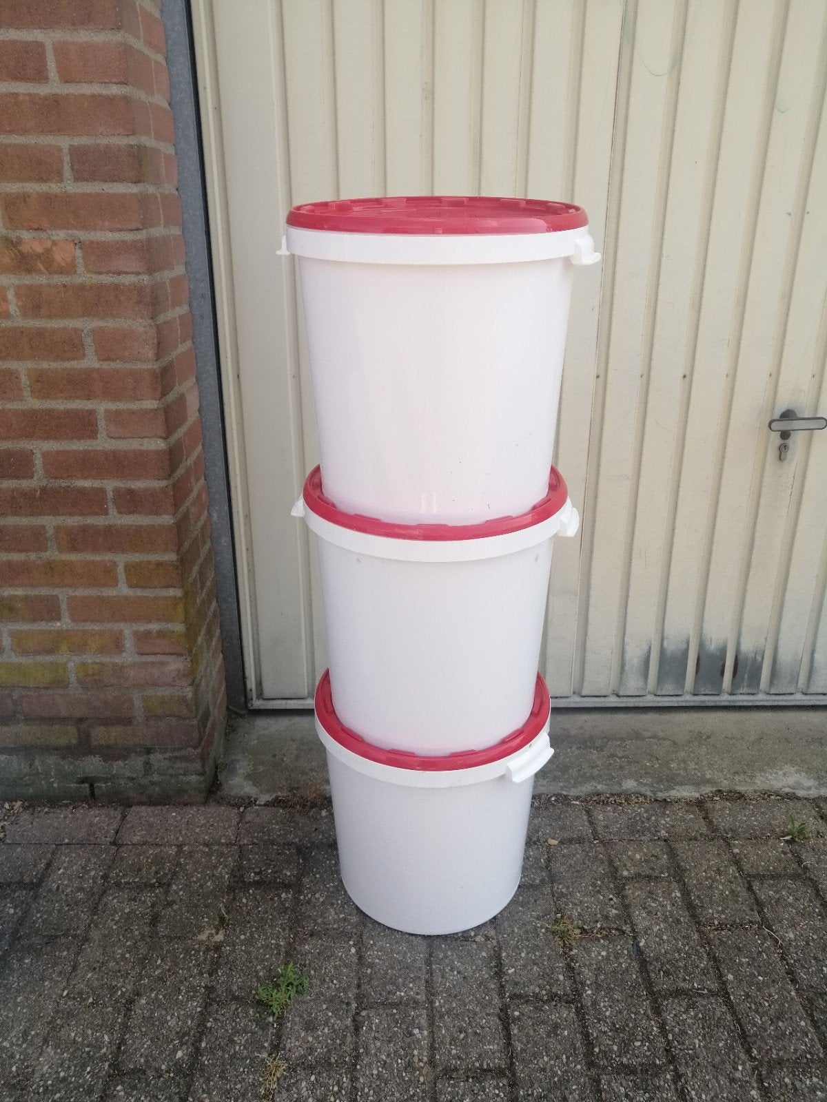 Emmers 30 liter., Ophalen of Verzenden, Zo goed als nieuw, Kunststof, Met deksel