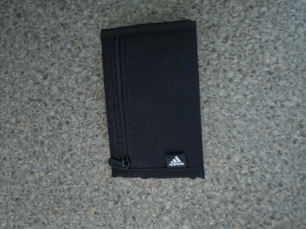 Compacte unisex Adidas portemonnee met klittenband, Ophalen of Verzenden, Zo goed als nieuw, Zwart, Overige merken