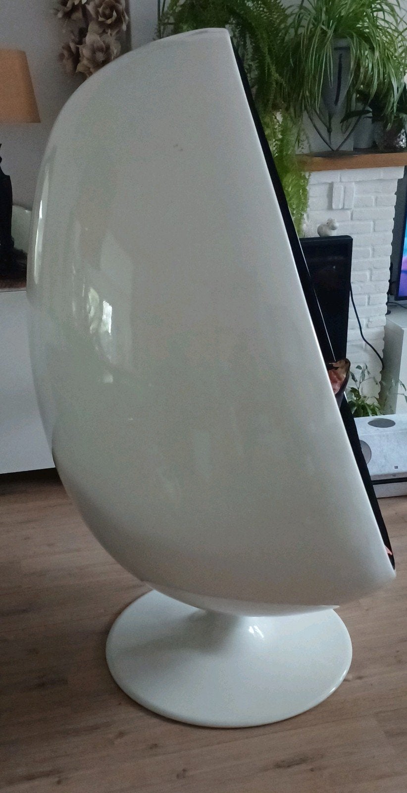 Witte Eierstoel / Egg chair modern design, Ophalen