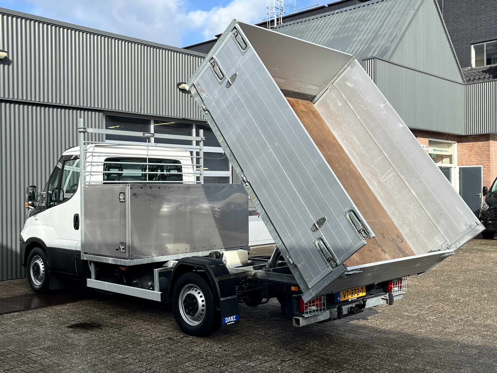 Iveco Daily 35S14N 3.0 345 Kipper Trekhaak 3500kg trekgewich, Auto's, Gebruikt, 4 cilinders, Electronic Stability Program (ESP)