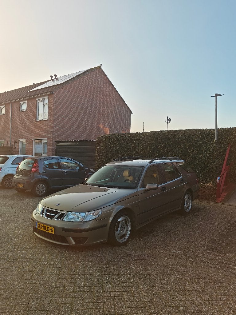 Saab 9-5 2.3T AUT Nieuwe APK 08-07-2027!, Regensensor, 1800 kg, Beige, 2290 cc