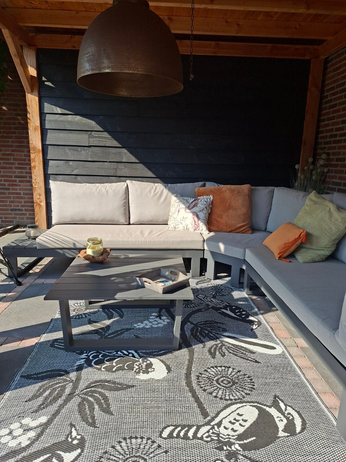 Lounge set plus tafel, Ophalen, Zo goed als nieuw
