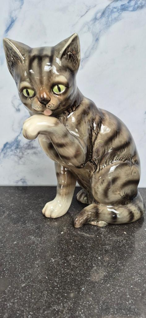 Prachtige Poes Kat Beeldje - 25cm - Grijs Gestreept, Ophalen of Verzenden, Zo goed als nieuw, Dier