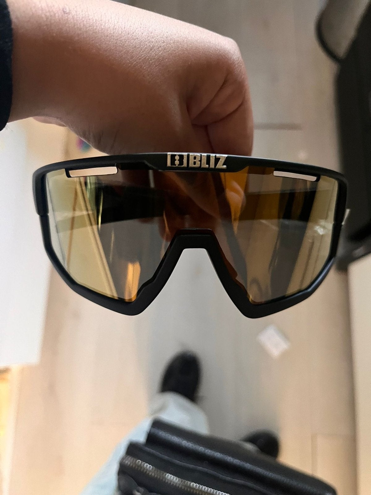 Bliz Vision Sport Zonnebril - Zwart met Gouden Lens, Overige merken, Zonnebril, Zwart, Nieuw