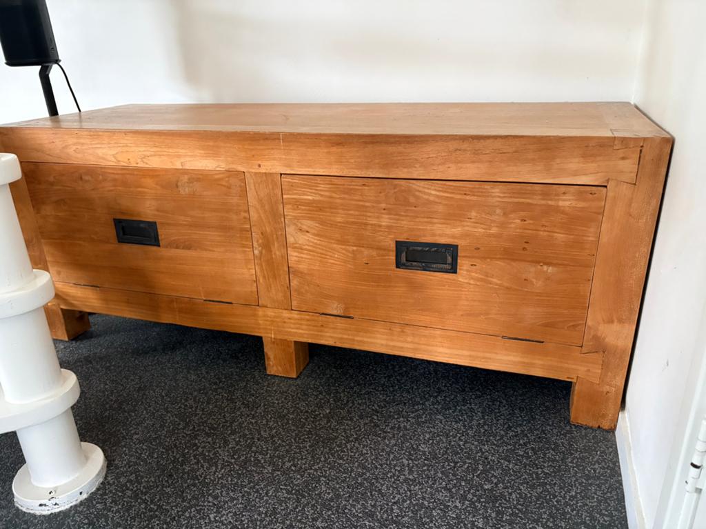 Lage teak houten kast, Ophalen