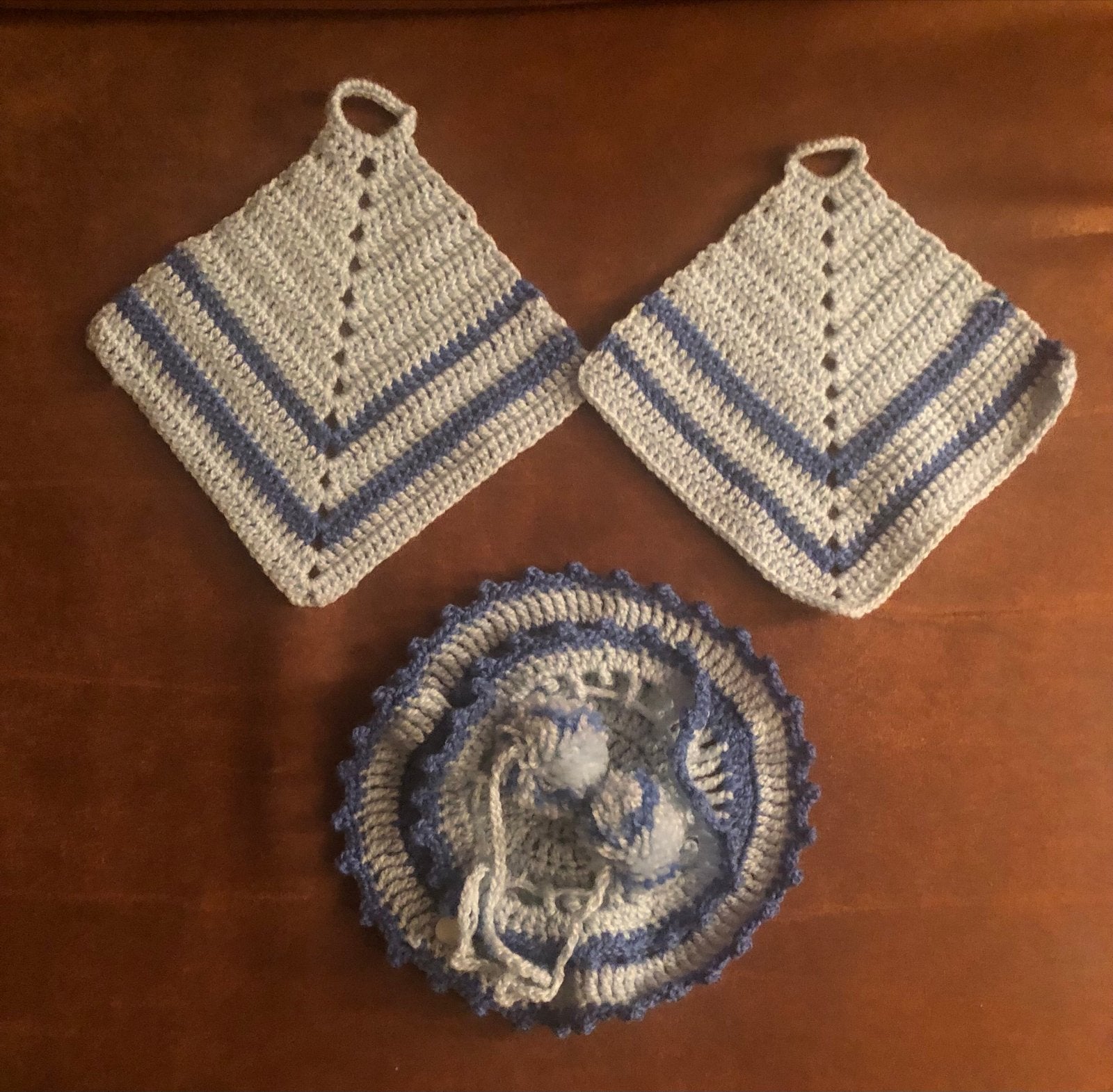 Gehaakte pannenlappen en onderzetter set, Hobby en Vrije tijd, Ophalen of Verzenden, Gebruikt, Haken, Overige typen