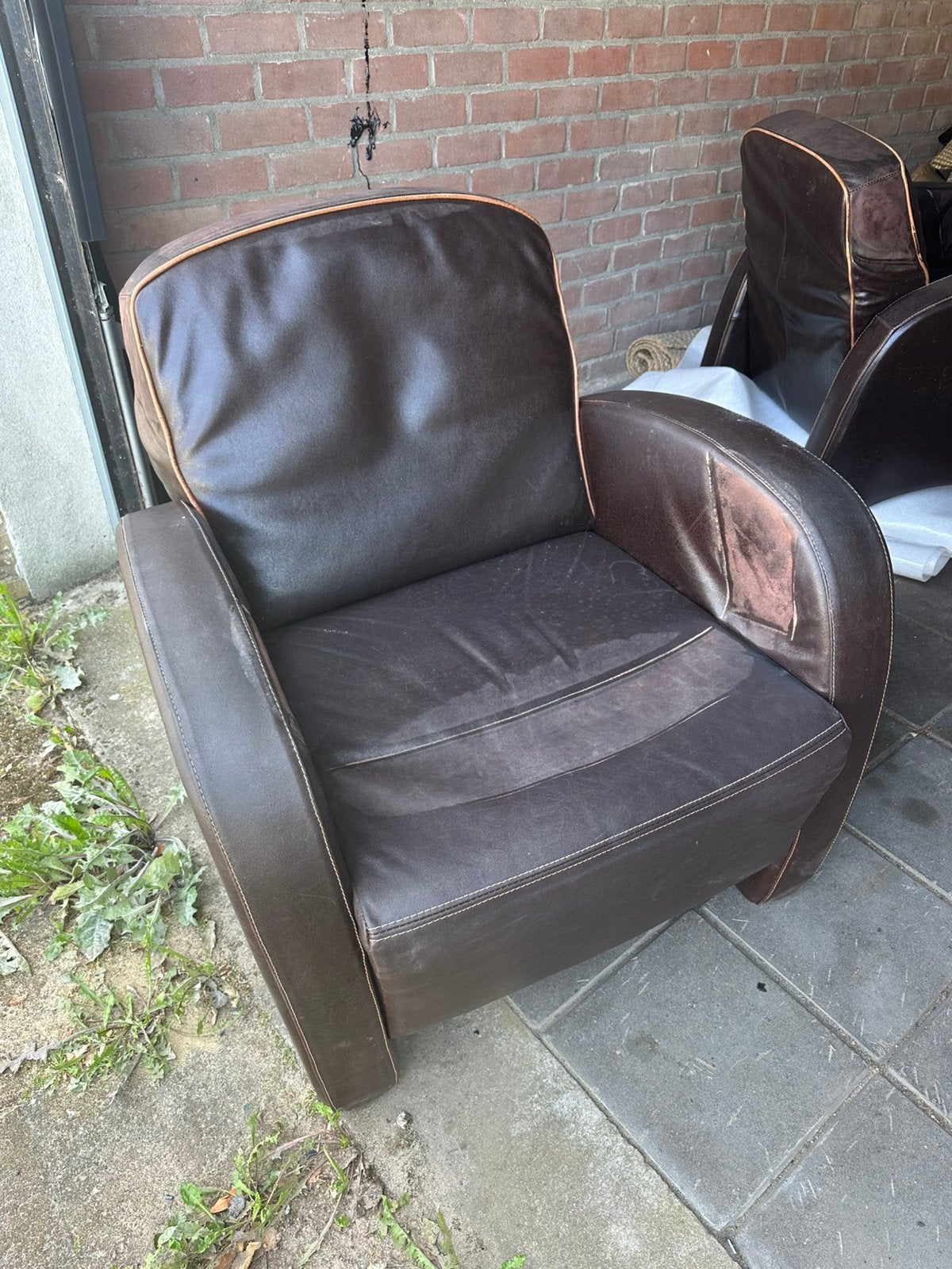 Twee echt leren clubfauteuils – opknappers, Huis en Inrichting, Fauteuils, Ophalen, Gebruikt, 75 tot 100 cm, Leer