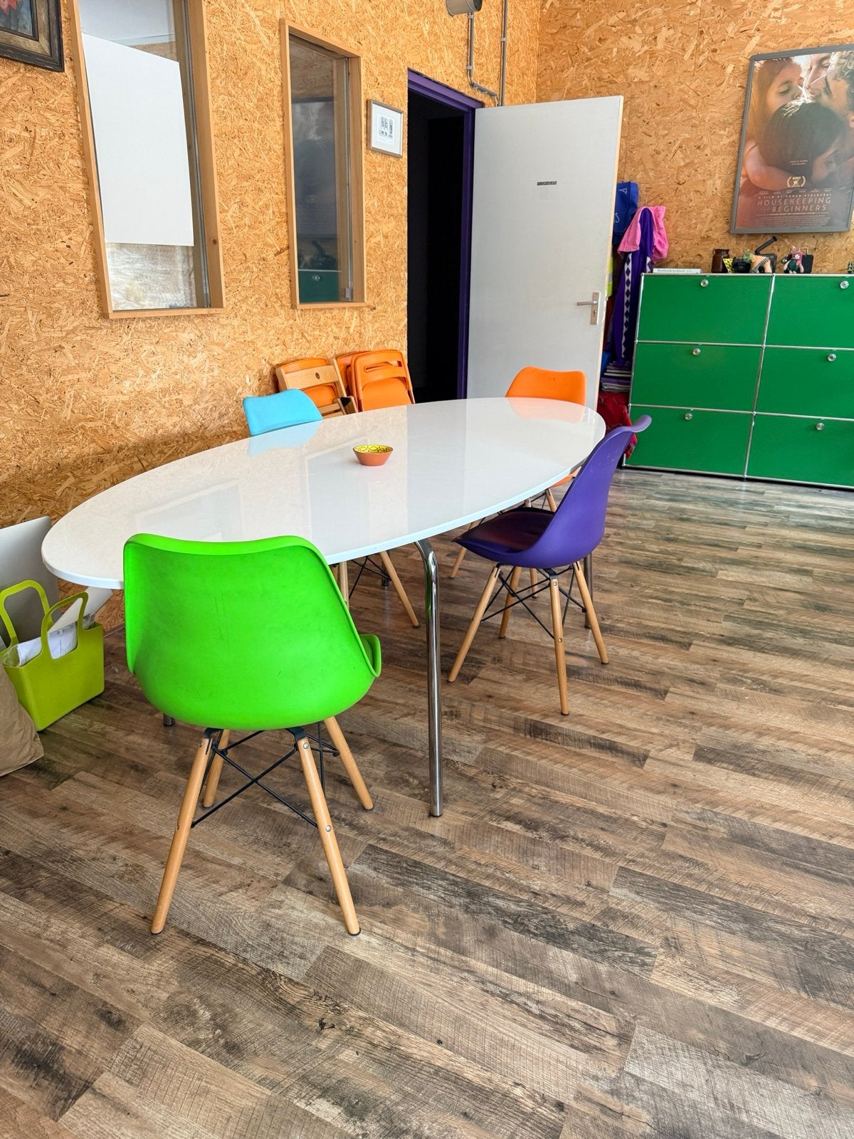 Ovale eettafel - Modern design, Huis en Inrichting, Tafels | Eettafels, Ophalen, Kunststof, Gebruikt, 100 tot 150 cm