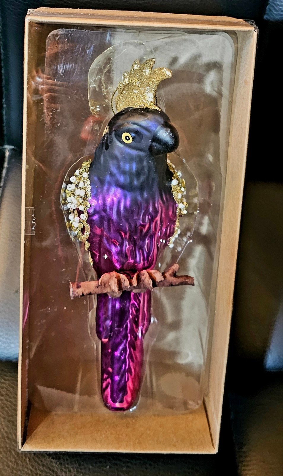 Kerstbal kaketoe, Ophalen