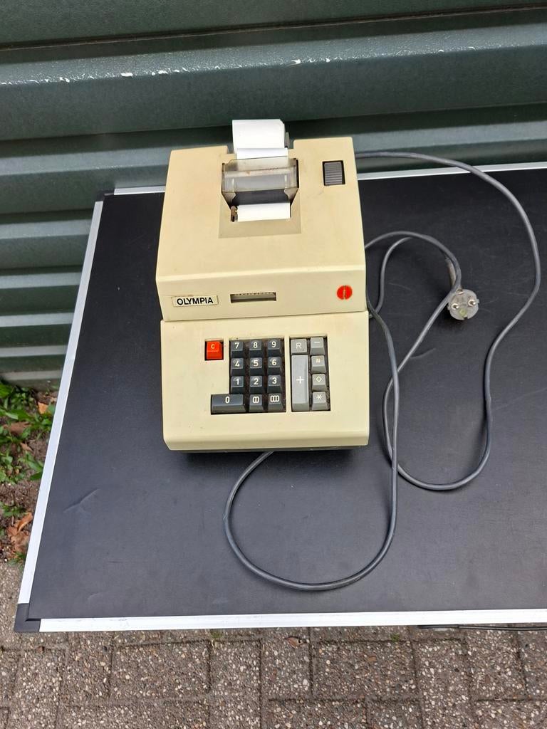 Electrische Optelmachine, Ophalen