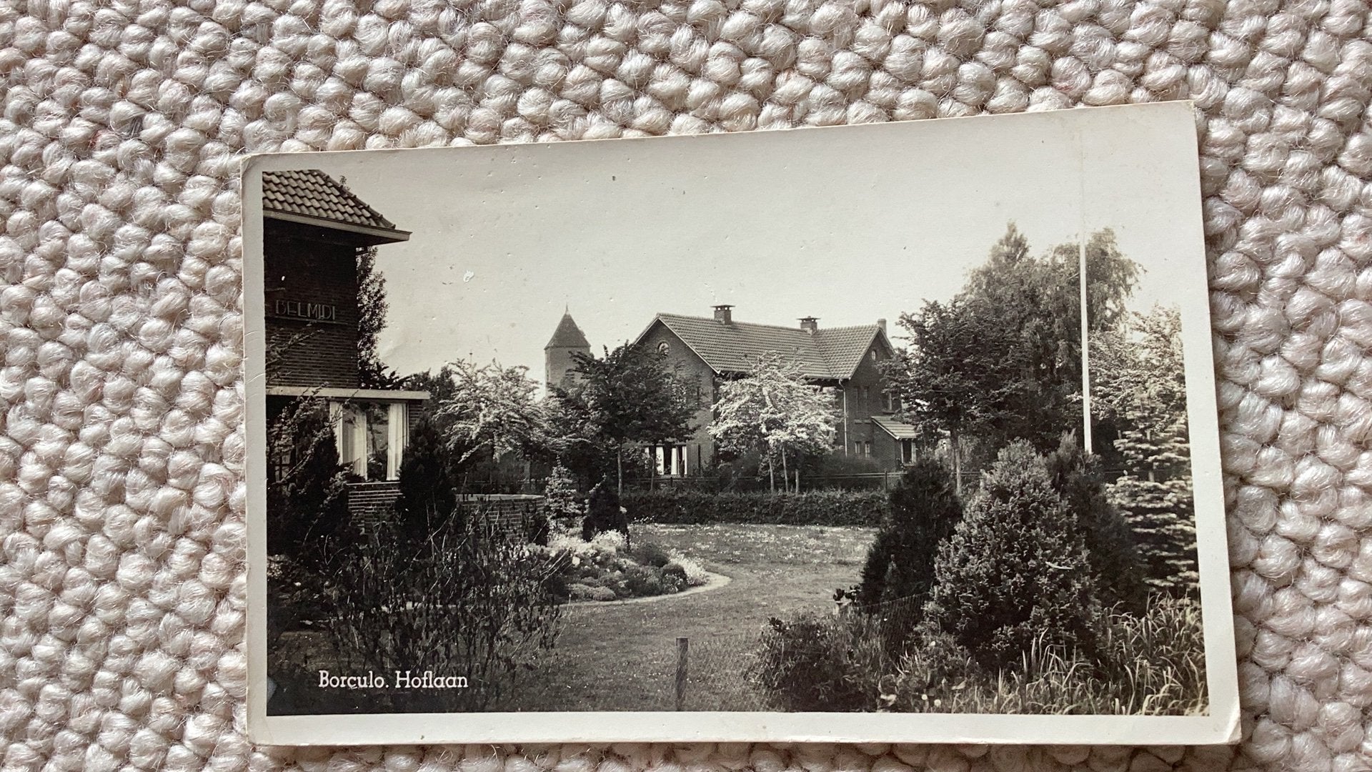 Ansichtkaart Borculo Hoflaan. 987, Verzamelen, Ansichtkaarten | Nederland, Ophalen of Verzenden, 1940 tot 1960, Gelopen, Gelderland