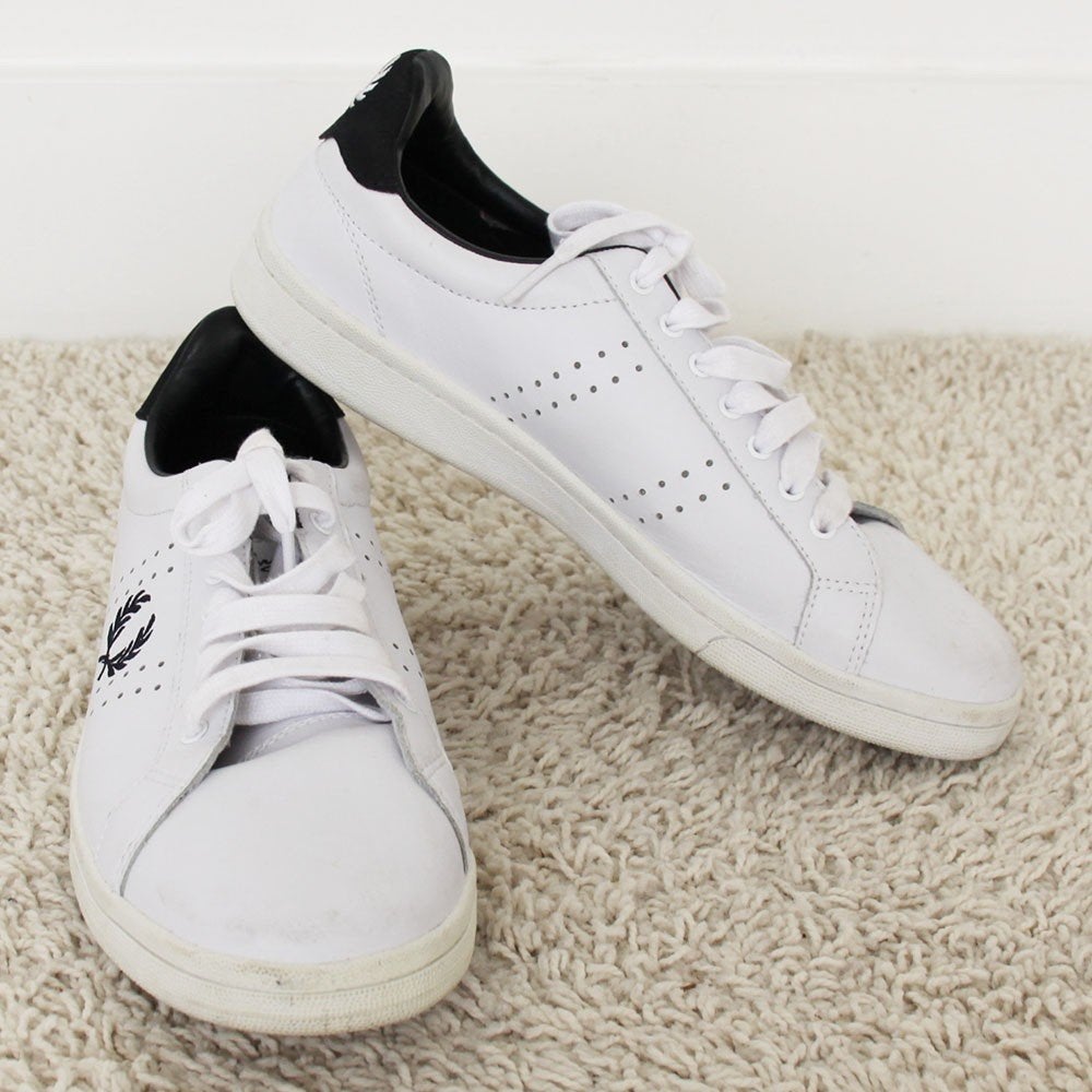 Mooie leren Fred Perry Sneakers s25 (Maat 40) € 20,-, Wit, Ophalen of Verzenden, Fred Perry, Sneakers of Gympen