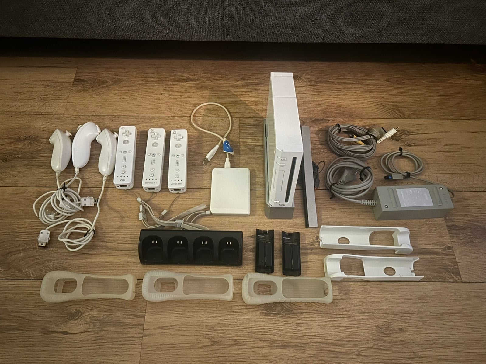 Nintendo Wii inclusief veel accesoires en 225 spellen, Ophalen of Verzenden, Zo goed als nieuw, Met 3 controllers of meer, Met games