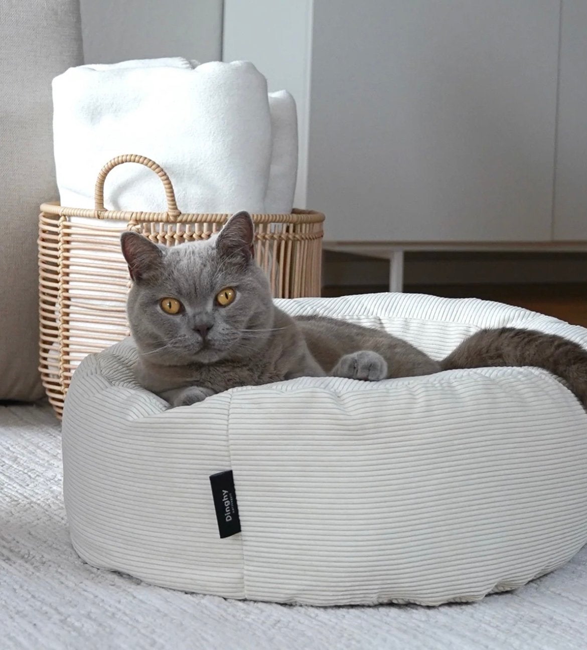 Prachig nieuw kattenbed van Lucybalu Dinghy off white, Ophalen of Verzenden, Nieuw, Polyester