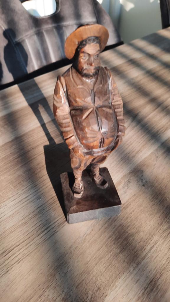 Mooi handgesneden houten beeldje uit Portugal, Ophalen of Verzenden