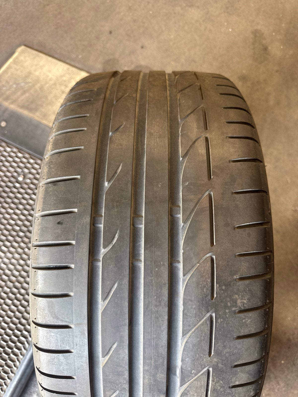 Runflat zomerband 255/35R19 met 6 mm profiel bridgestone, Ophalen, Gebruikt