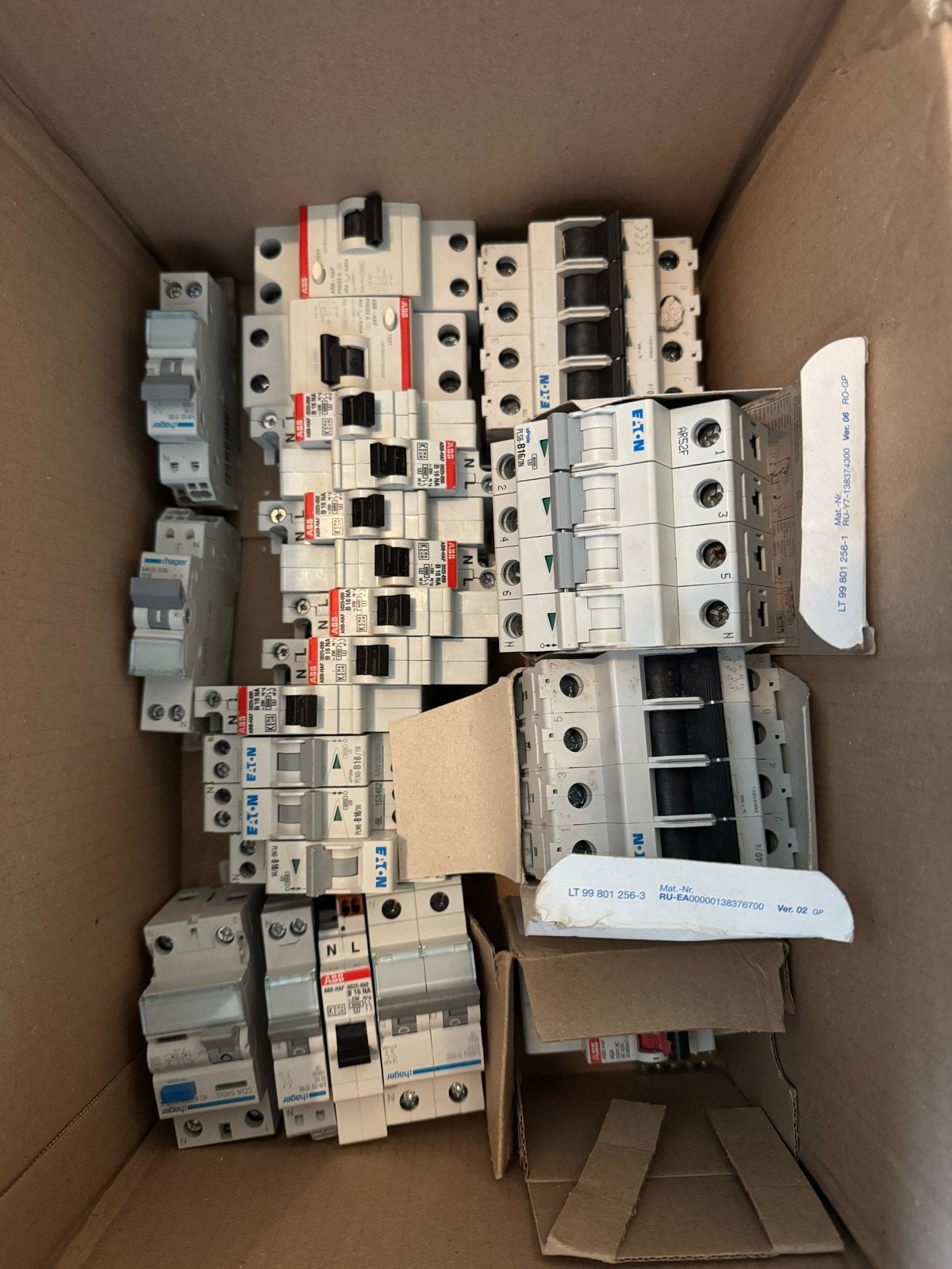 Diverse automaten: ABB, Hager, Eaton, Doe-het-zelf en Verbouw, Elektra en Kabels, Verzenden, Gebruikt, ABB, Installatieautomaat