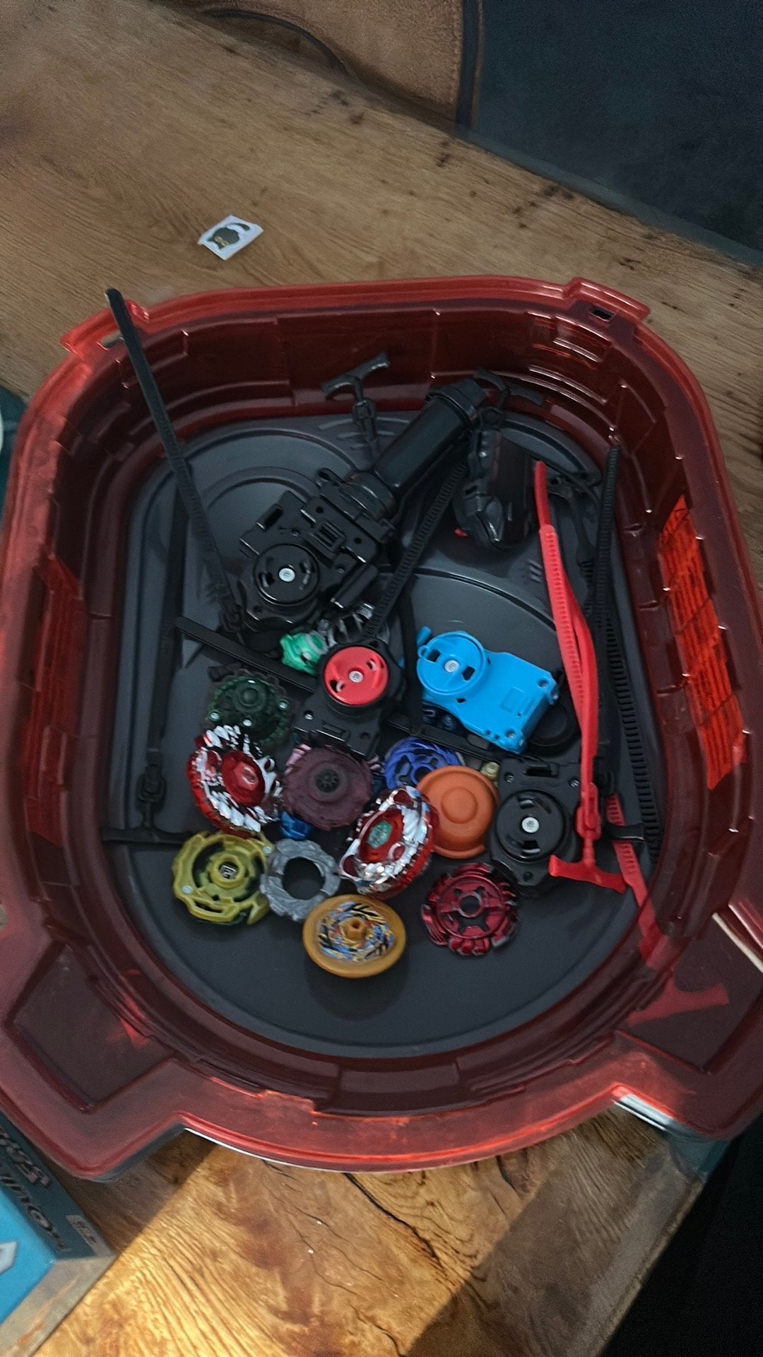 Beyblade met Battle arena, Ophalen, Zo goed als nieuw, Jongen of Meisje