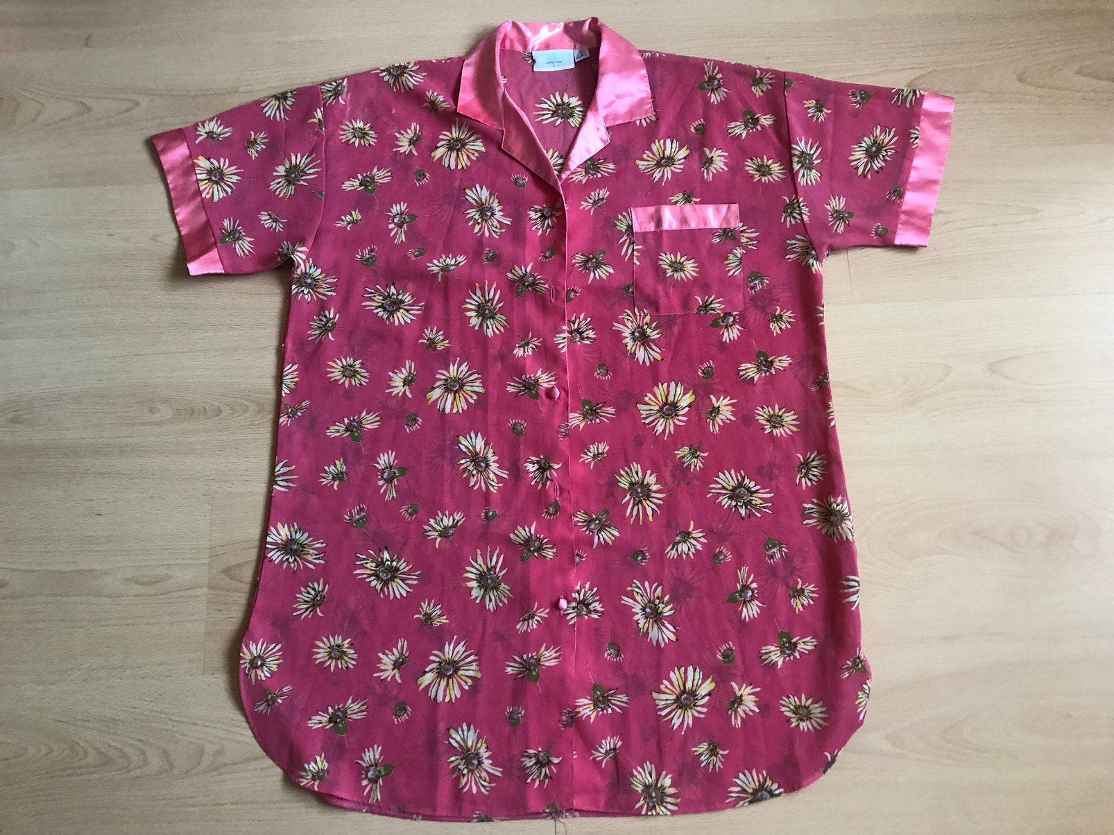 Satijnachtige ochtendjasje met korte mouwen maat L, Kleding | Dames, Ophalen of Verzenden, Zo goed als nieuw, Maat 42/44 (L)