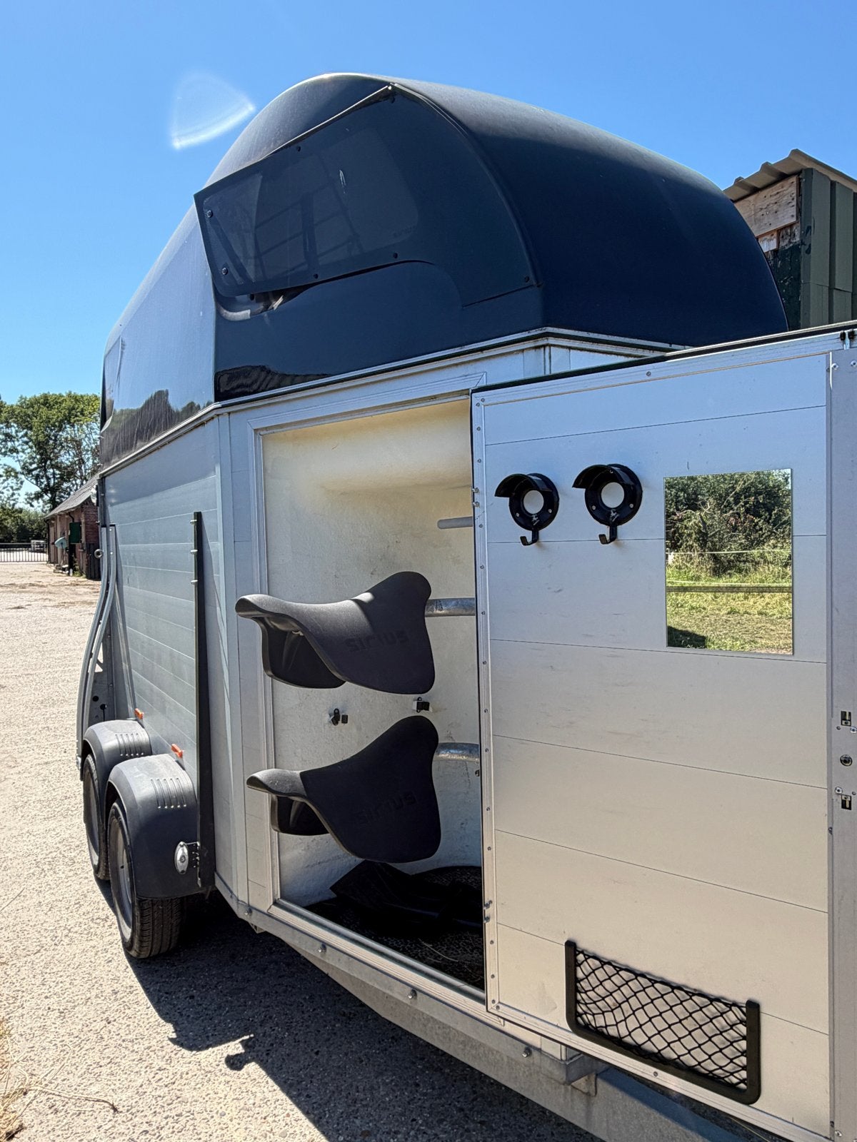 Sirius S45 1,5 paards paardentrailer, Dieren en Toebehoren, Paarden en Pony's | Trailers en Aanhangwagens, Ophalen, Zo goed als nieuw