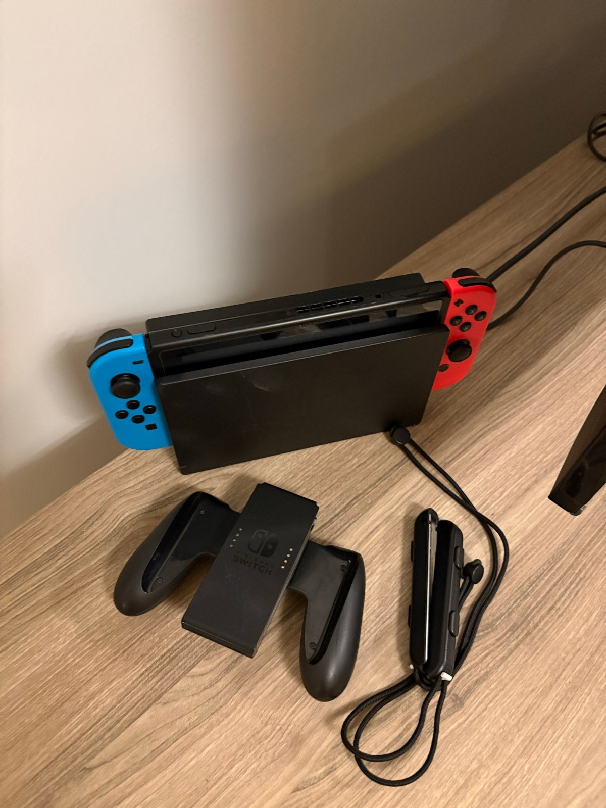 Nintendo Switch 2019 met Just Dance en Breath of the Wil, Met games, Na, Met 2 controllers, Zo goed als nieuw