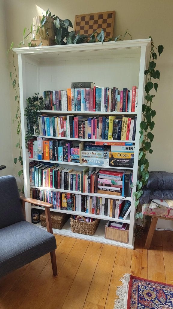 Witte houten boekenkast, Huis en Inrichting, Ophalen, Met plank(en), Gebruikt, 100 tot 150 cm