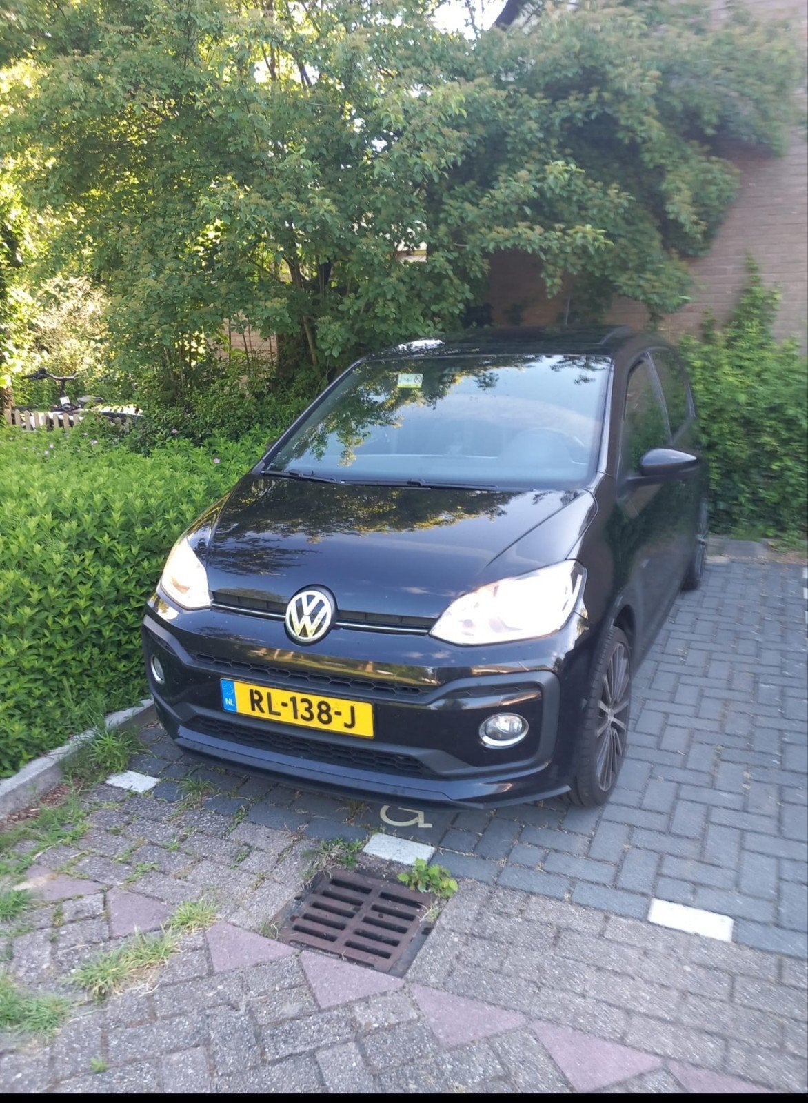 Volkswagen up! 1.0 66KW/90PK 5-DRS 2018 Zwart/Panoramadak, Auto's, Voorwielaandrijving, Stof, 4 stoelen, Origineel Nederlands