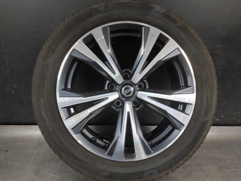 Velgen set + banden Nissan Qashqai ( 215-55-R18 ), Auto-onderdelen, Banden en Velgen, 18 inch, Banden en Velgen, Ophalen of Verzenden