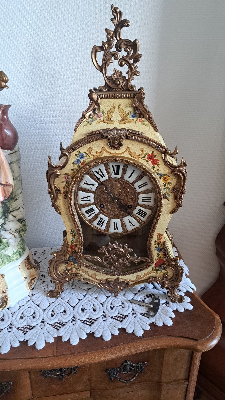 Antieke Franse Boulle Schouwklok - Rijkelijk Versierd, Antiek en Kunst, Antiek | Klokken, Ophalen of Verzenden