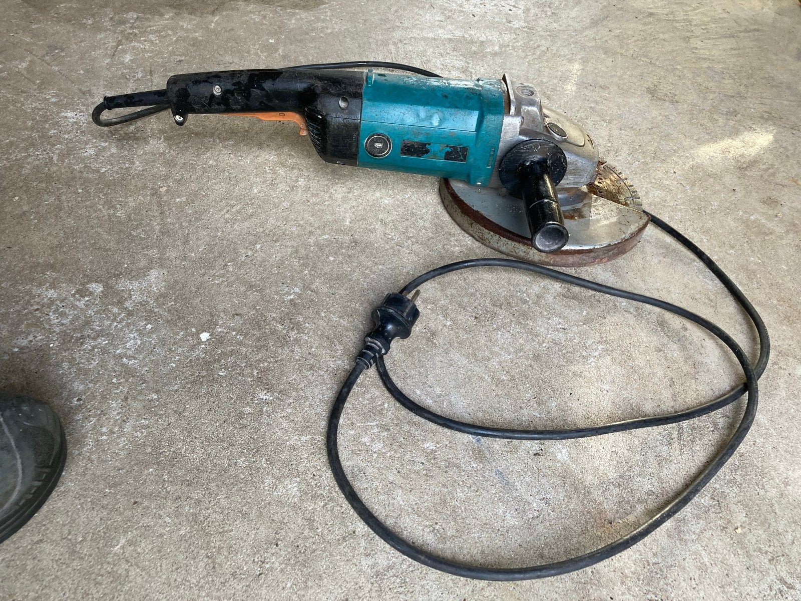 Makita haakse slijper 230mm incl. Steenslijpschijf, Ophalen, Gebruikt, Haakse slijper, Overige merken