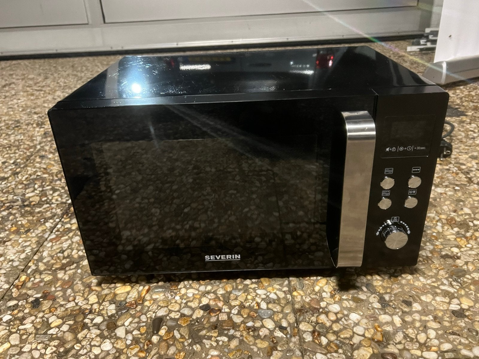 Severin Magnetron MW7750 - Zo goed als nieuw, Witgoed en Apparatuur, Ophalen, Grill, Draaiplateau, Magnetron