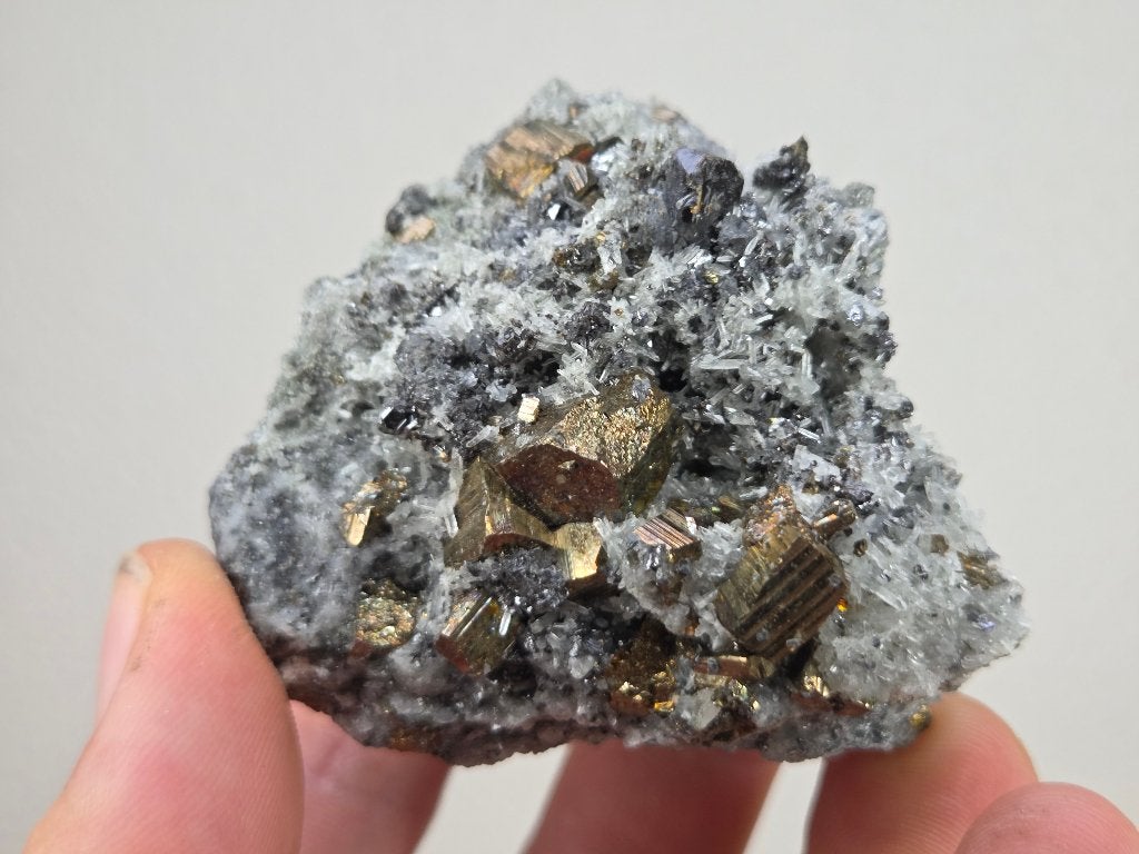 Galeniet, Pyriet en Kwarts, Ophalen of Verzenden, Mineraal