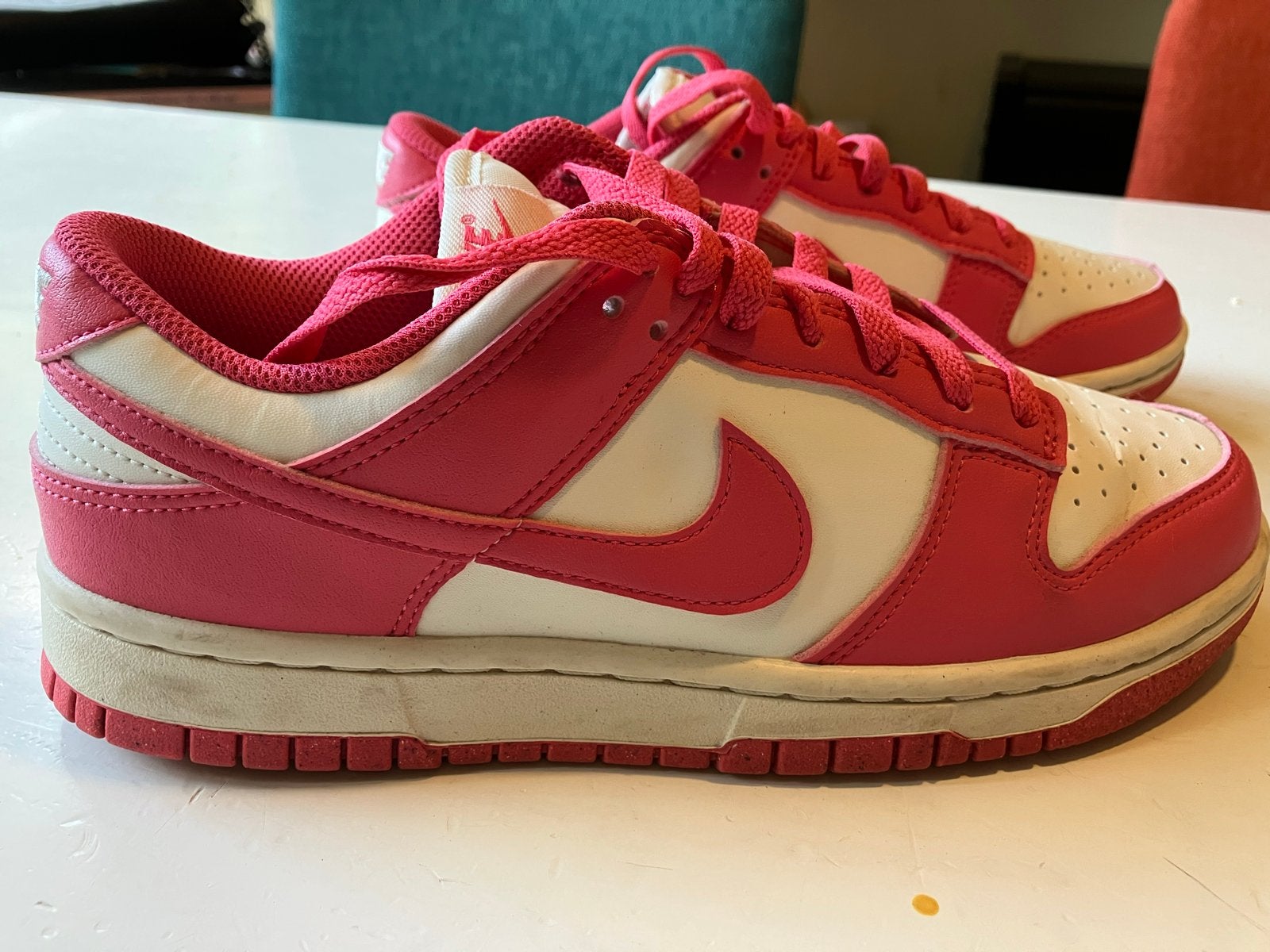 Nike Dunk Low Roze/Wit - Zo goed als nieuw, Ophalen of Verzenden, Zo goed als nieuw, Roze, Sneakers of Gympen