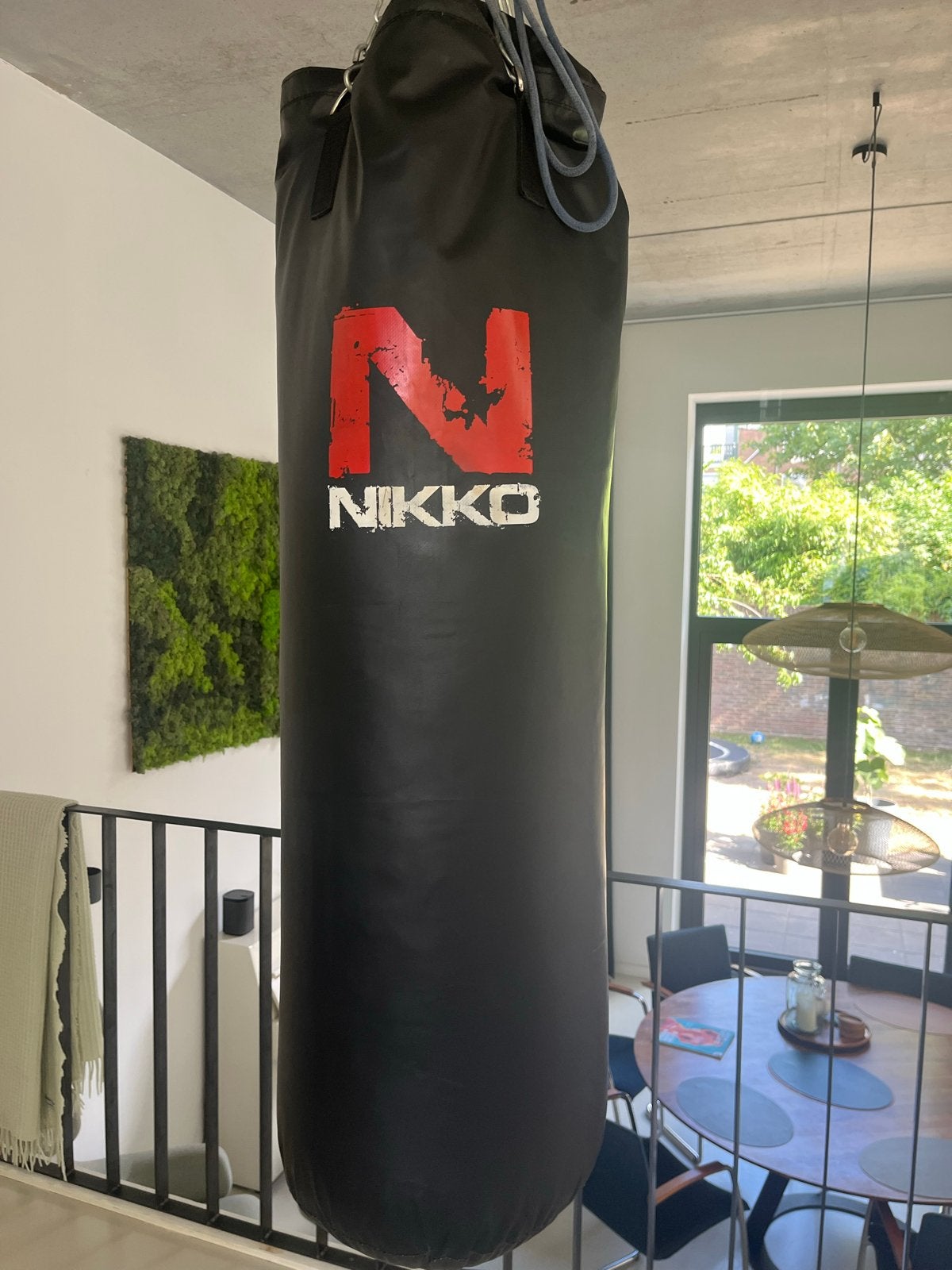 Nikko Boksbal met muurbeugel, Sport en Fitness, Vechtsporten en Zelfverdediging, Ophalen, Zo goed als nieuw, Overige, Vechtsportmateriaal