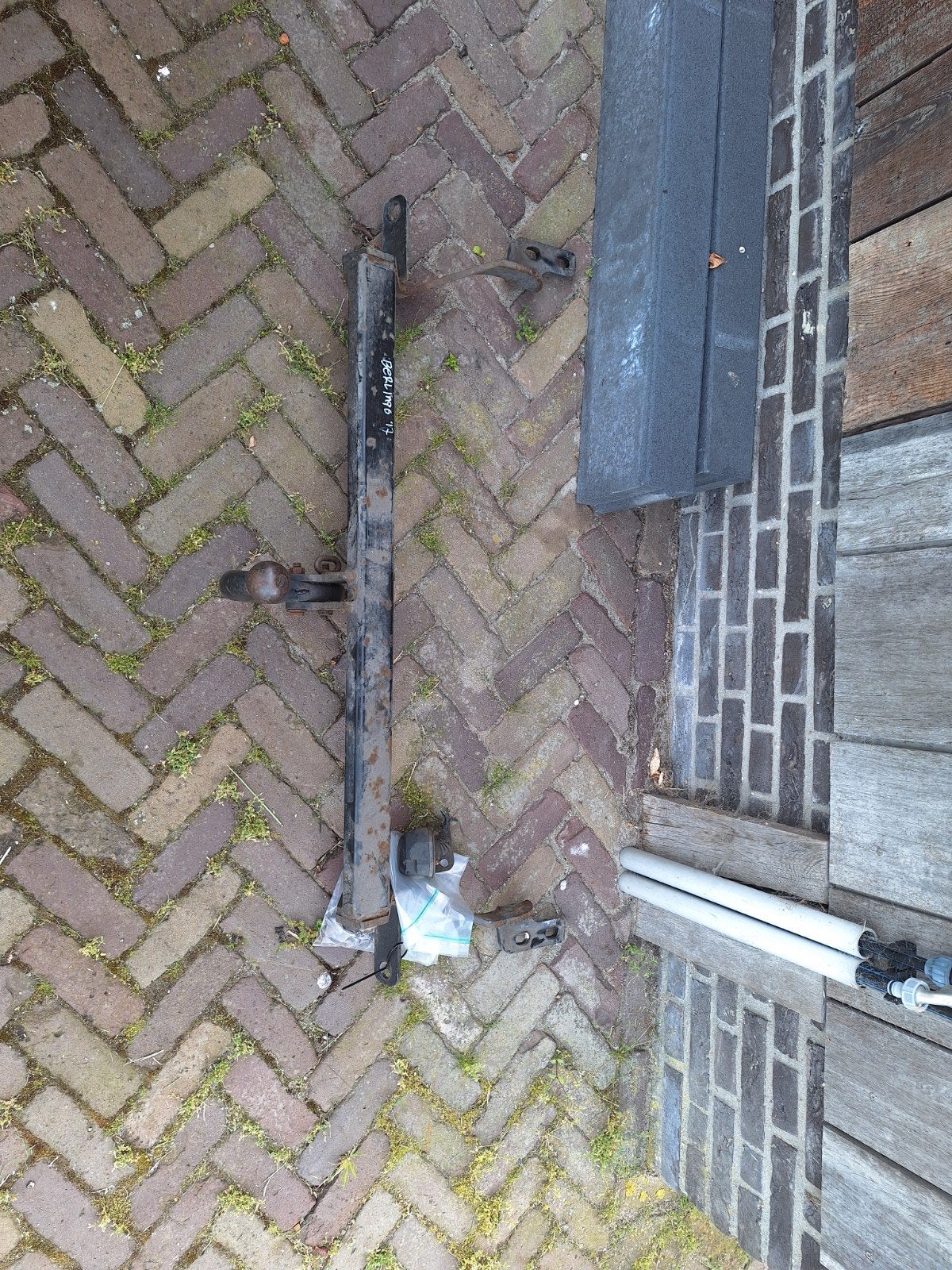 Trekhaak met bevestigingsmateriaal, Ophalen, Gebruikt