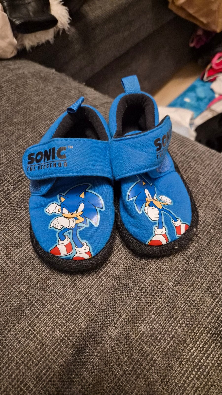 Sonic sloffen maat 24/25 zo goed als nieuw, Kinderen en Baby's, Kinderkleding | Schoenen en Sokken, Jongen of Meisje, Ophalen of Verzenden
