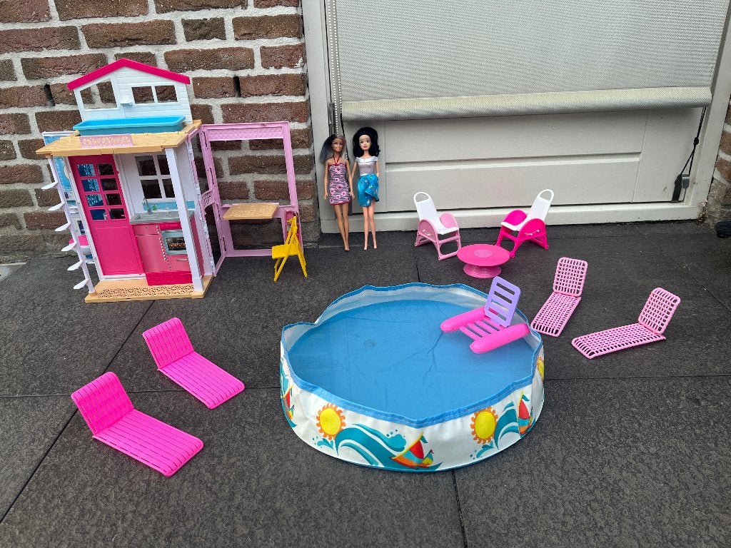 Barbie toebehoren / accessoires : vakantiehuis met zwembad, Ophalen, Zo goed als nieuw, Barbie