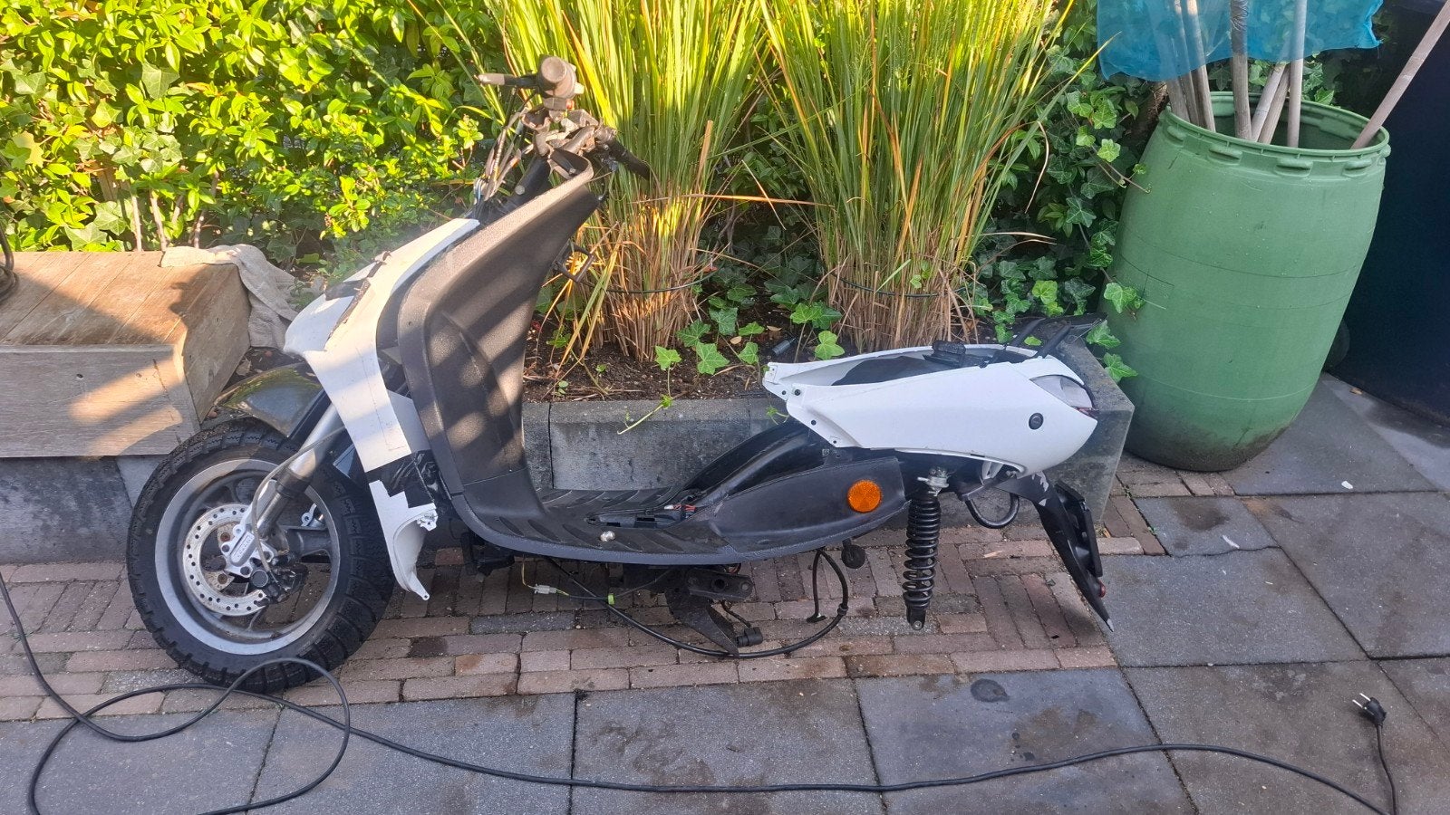 Peugeot Vivacity frame met blauw kenteken en onderdelen, Fietsen en Brommers, Ophalen, Gebruikt, Maximaal 25 km/u, Overige modellen